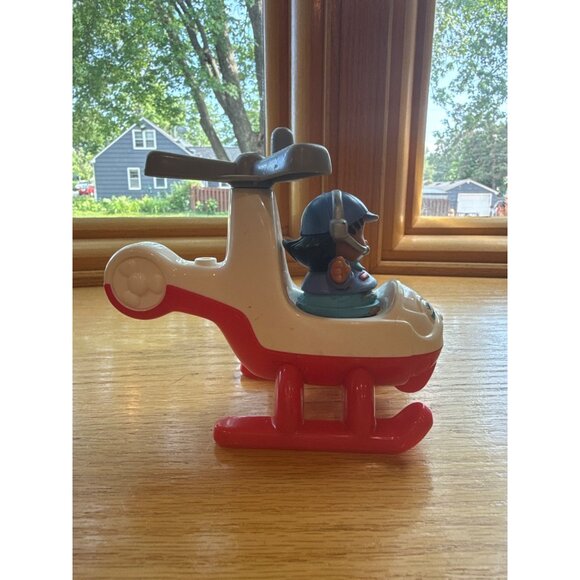 Vintage Fisher Price Little People Helicopter & Pilot Figure Set - Picture 2 of 7
